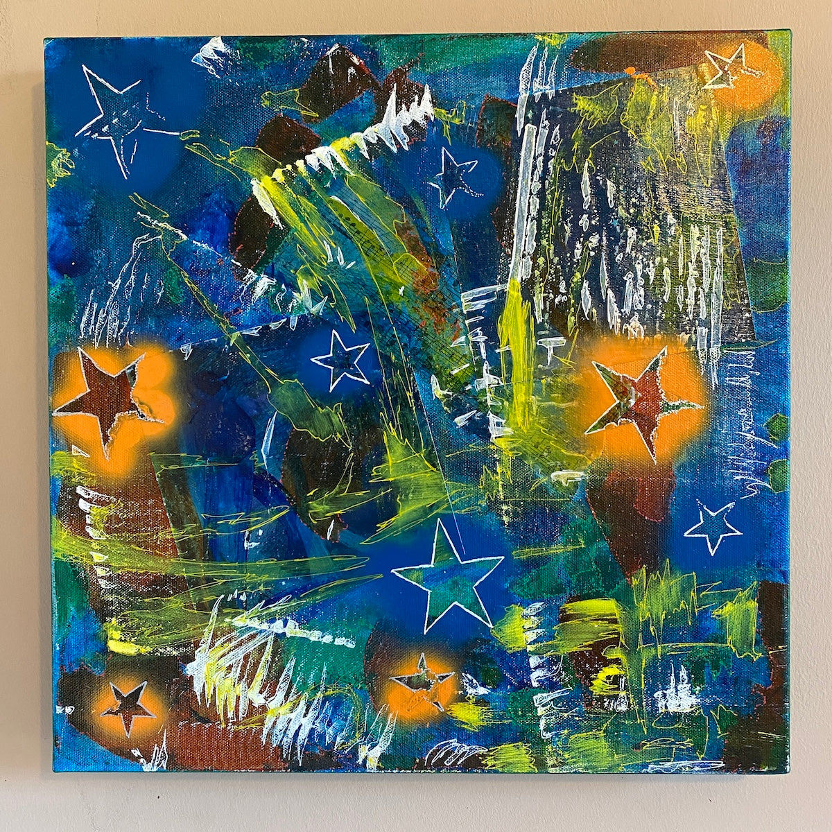 Abstract painting with stars and dynamic brush strokes on a neutral background
